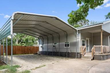 Main picture of 112 Queenswood Dr