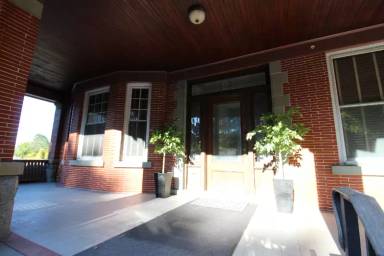 Main picture of 801 Monroe Ave