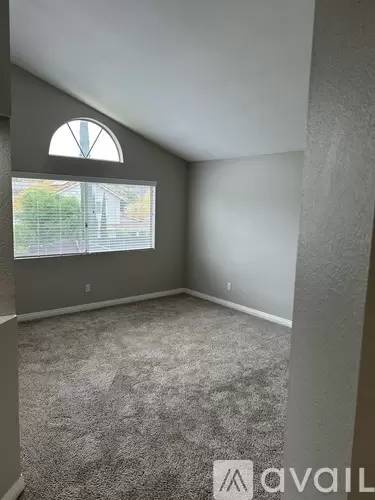 Main picture of 40144 Calle Medusa