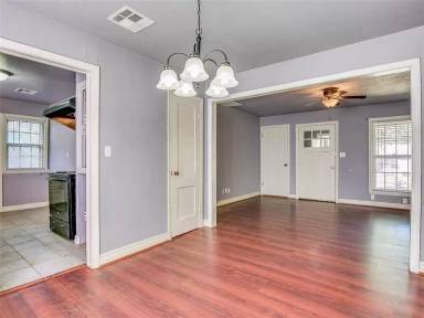 Main picture of 1836 Westchester Dr