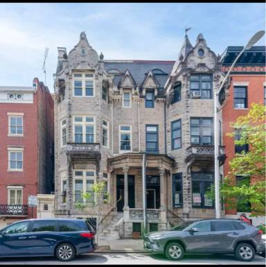 Main picture of 109 W Monument St
