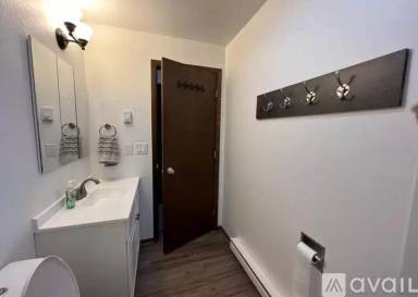 Main picture of 302 E 20th St
