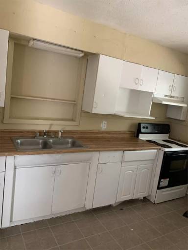 Main picture of 2944 Lakewood Dr