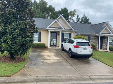 Main picture of 2605 York Dr