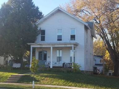 Main picture of 50 E Willow St