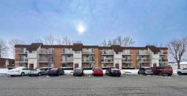 Main picture of 2402 Marquette Rd