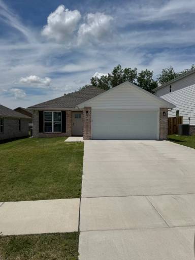 Main picture of 690 Kendra St