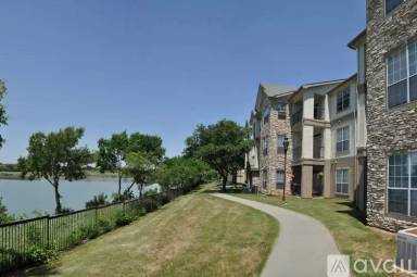 Main picture of 6113 N Beach St