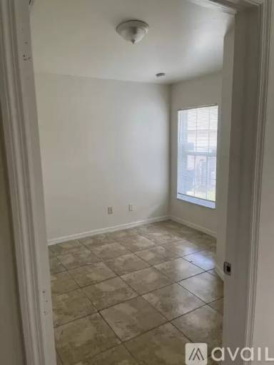 Main picture of 344 Bell Blvd S