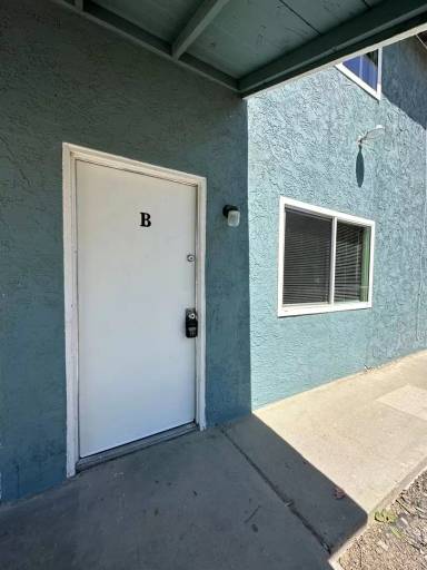 Main picture of 396 Adams St