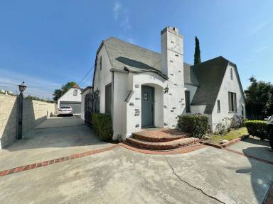 Main picture of 2218 S Baldwin Ave