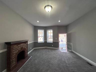 Main picture of 305 N Calhoun St