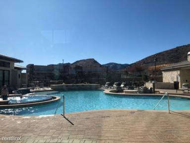 Main picture of 8520 S Oak Cir