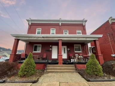 Main picture of 327 S 5th St