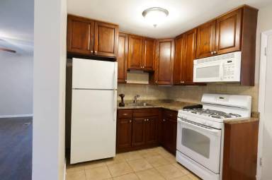 Main picture of 100 Fulton Ave