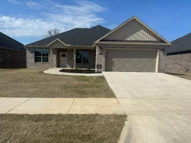 Main picture of 740 Skylar St