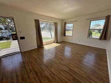 Main picture of 11167 Ruthelen St