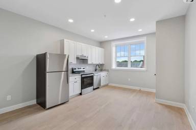 Main picture of 119 Main St
