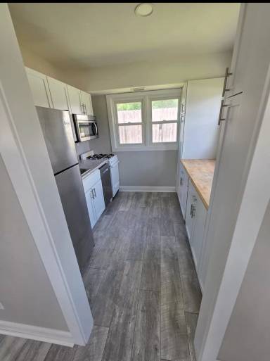 Main picture of 1200 Center St NE