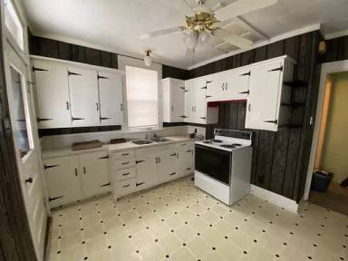 Main picture of 407 Wayne Ave