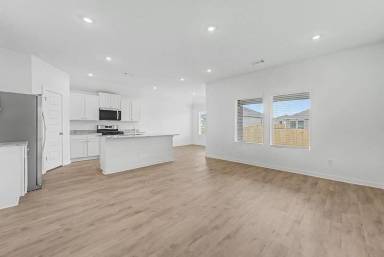 Main picture of 3070 Rosalee Ln