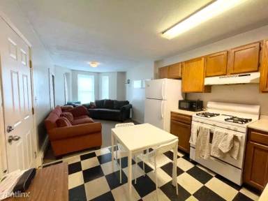 Main picture of 90 Hammond St