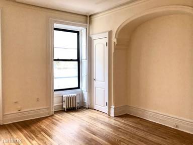 Main picture of 153 E 37th St