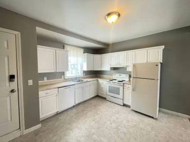 Main picture of 34 Glass St