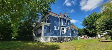 Main picture of 430 N 22nd Ave W