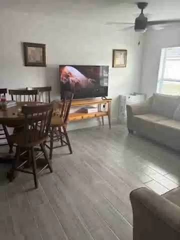 Main picture of 2942 Evans Ave