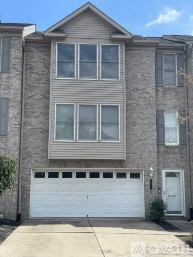 Main picture of 241 Augusta St