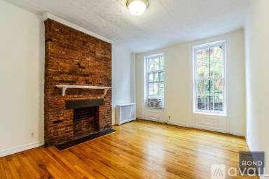 Main picture of 105 Sullivan St