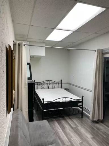 Main picture of 659 W Market St