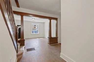 Main picture of 512 Curtin St