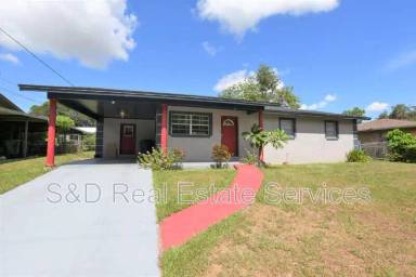 Main picture of 1015 E Tee Cir