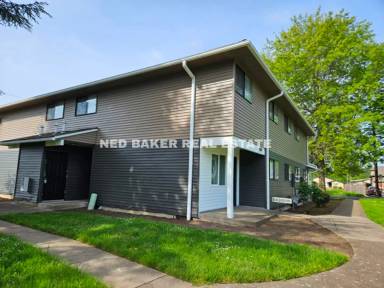 Main picture of 2594 Lee St SE