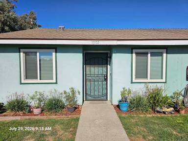 Main picture of 1330 E Ash Ave