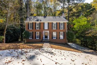Main picture of 2895 Shurburne Dr