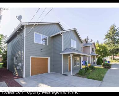 Main picture of 12704 SE Sherman St