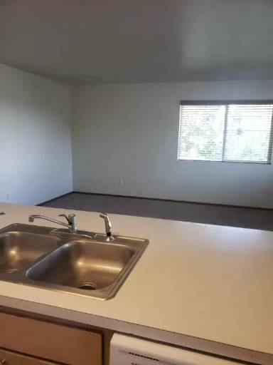 Main picture of 609 E E St