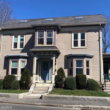 Main picture of 142B E Main St