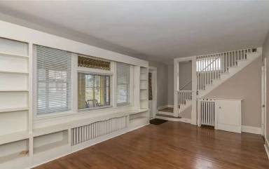 Main picture of 625 N 16th Ave E