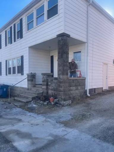 Main picture of 117 W Jefferson St