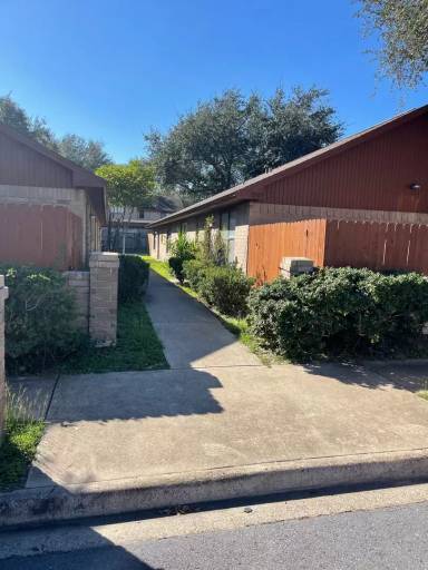 Main picture of 1505 Cardinal Ave