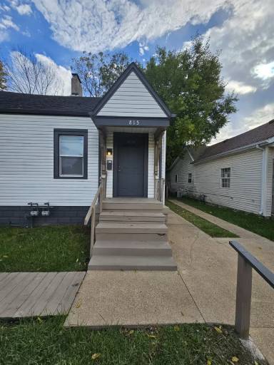 Main picture of 815 E 19th St