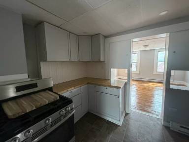Main picture of 565 Congress St