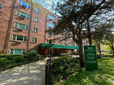 Main picture of 531 W Deming Place Apartments