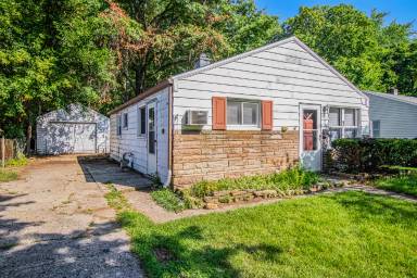 Main picture of 845 E Chippewa Ave