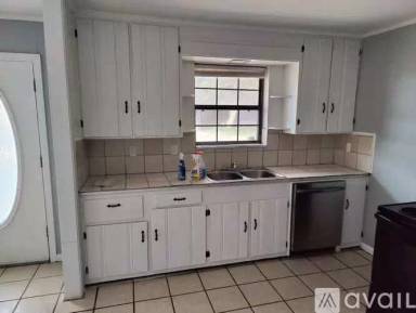 Main picture of 616 Mills Ave