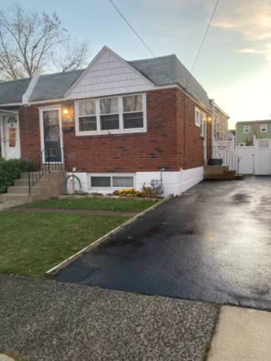 Main picture of 221 Ridley Ave